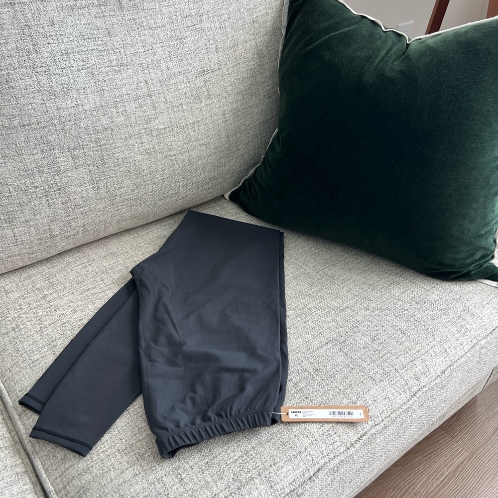 SKIMS Leggings — Fits Everybody — Size S